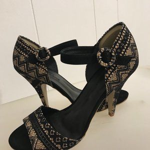 NIB Anthropologie Raphaella Booz Black lace Heel 8